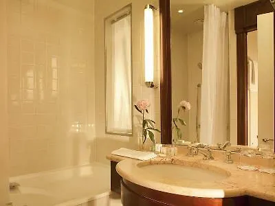 De L'arcade Otel 3*